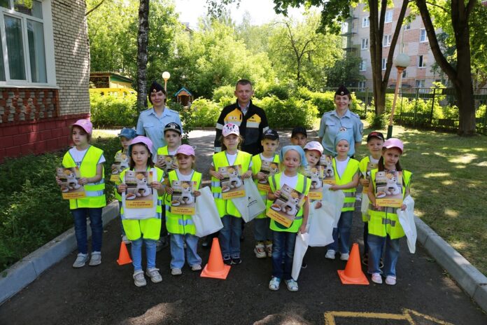 Подмосковные инспектора регулярно проводят практические занятия с воспитанниками дошкольных учреждений