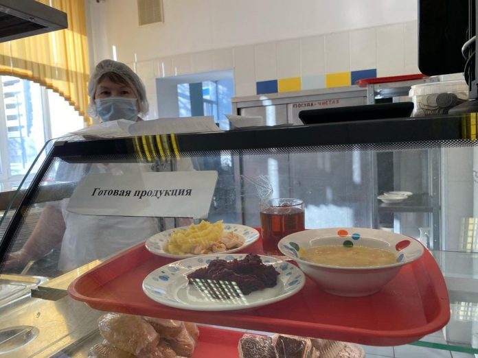 Павел Максимович посетил школу № 6 пс целью проверки качества питания