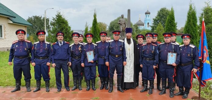 После Божественной литургии в селе Покров прошел казачий круг Стрелковского Хуторского Казачьего общества