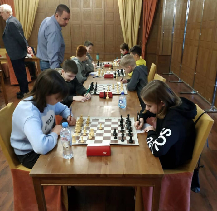 Команда школы № 30 победила на региональных соревнованиях по шахматам «Белая Ладья»