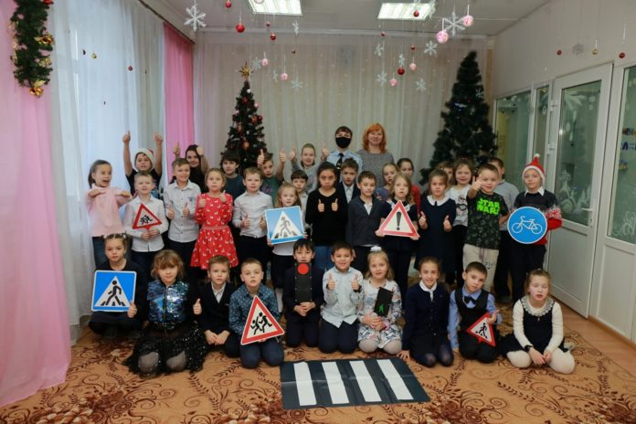 Подольские госавтоинспекторы совместно с общественниками провели урок на знание Правил дорожного движения