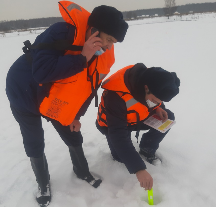 Про толщину льда на реке Пахре 27 января