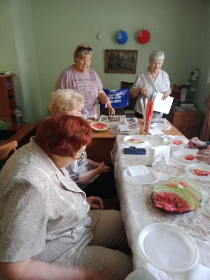 Депутат Горсовета провела встречу с активистами программы «Активное долголетие»