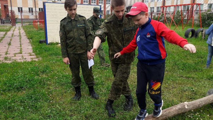 В подольской школе №32 состоялась военно-спортивная игра «Зарница»