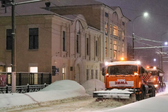 Уборка снега в Подольске ведется круглосуточно