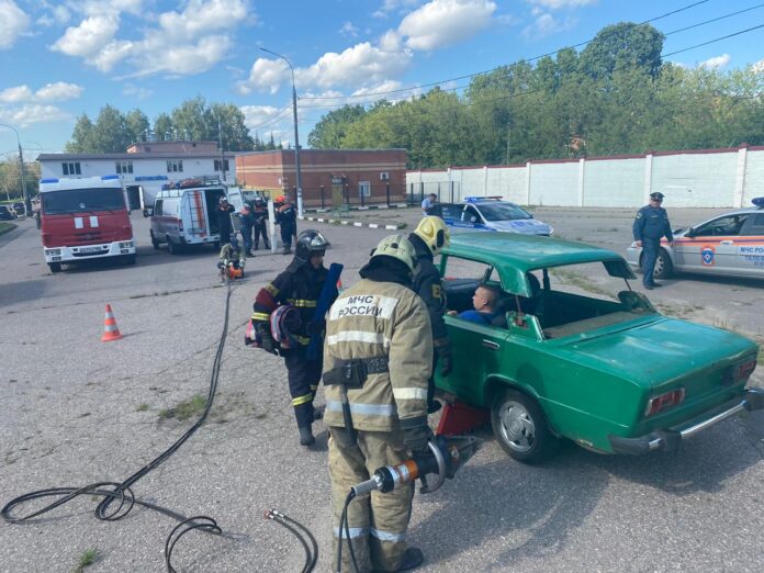 Экстренные службы Подольска отработали совместные действия по оказанию первой помощи пострадавшему при дорожно-транспортном происшествии