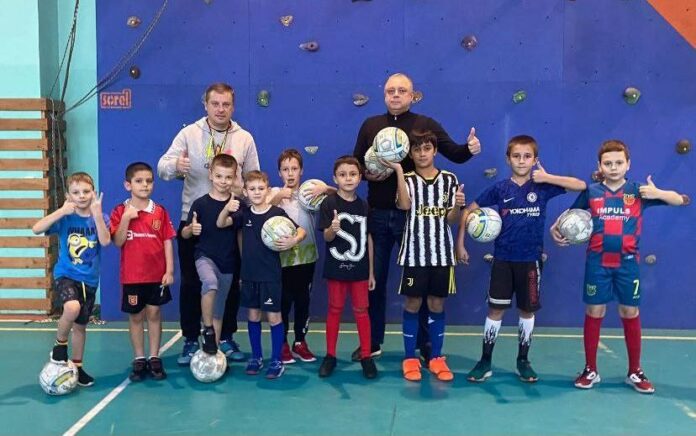 Депутат Алексей Батин провел тренировку для школьников