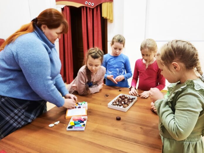 В СДК «Надежда» состоялась познавательно- развлекательная программа «Как паук плетет паутину»