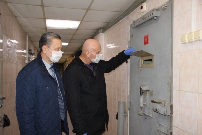 Работу изолятора временного содержания УМВД России по Городскому округу Подольск осмотрели общественники подмосковного Главка...