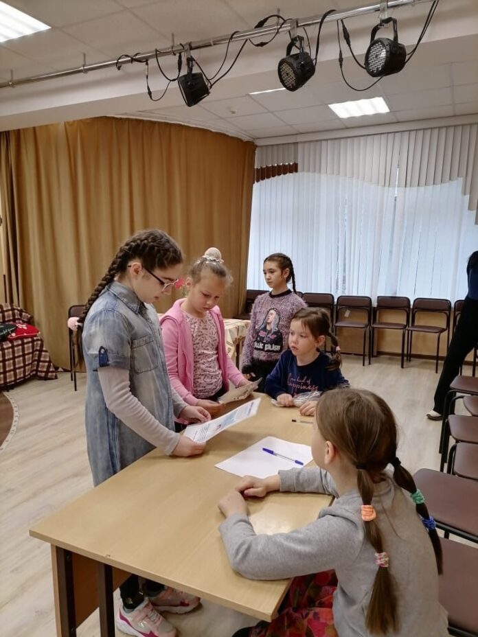 В ДК «Октябрь»провели квест «Космические приключения»