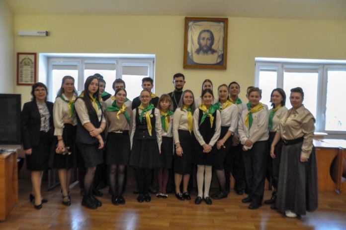 Праздник, посвященный Дню православной молодежи прошел в Воскресной школе Троицкого собора