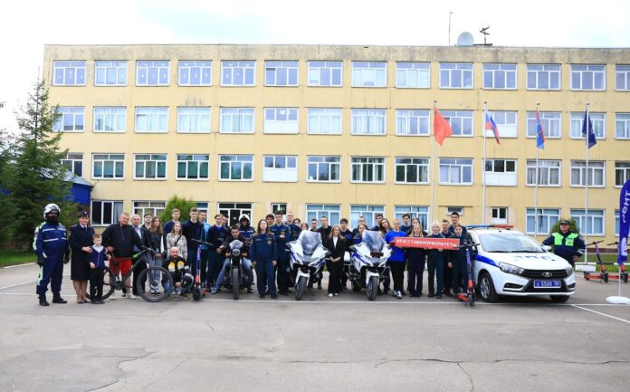 В Подмосковье автоинспекторы и представители кикшеринговых компаний проводят обучающие занятия для пользователей СИМ