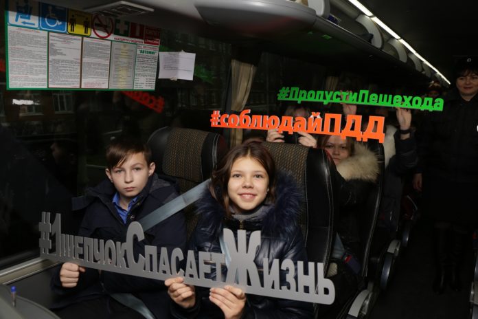 Подольские школьники 21 декабря прокатились на «Познавательном автобусе»