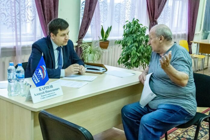 Вопросы ЖКХ и благоустройства обсудили с жителями района Залинейный специалисты Администрации