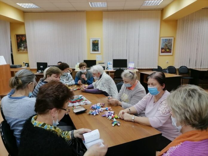 Занятие квилт-клуба «Цветной мир» прошло в подольской Центральной библиотеке