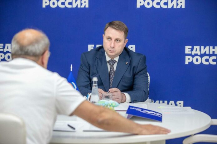 В общественной приёмной партии традиционно с подольчанами встретился Секретарь местного отделения ВПП «Единая Россия»...