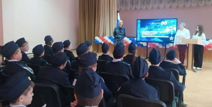 В Подольске росгвардейцы провели для кадетов памятное мероприятие