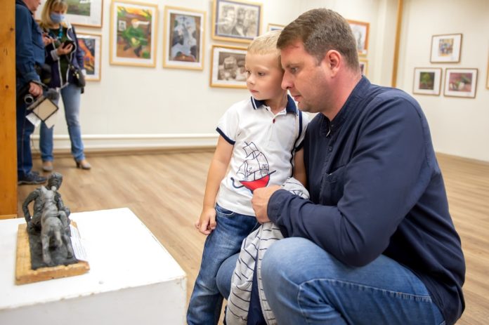 В Подольском выставочном зале открылась выставка «Подольчане на защите Отчества»