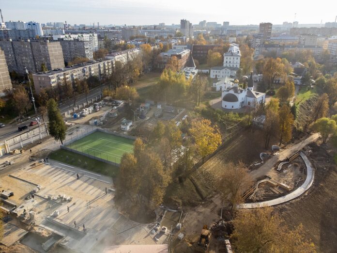 С подольчанами обсудили вопросы хода реконструкции парка имени В. Талалихина