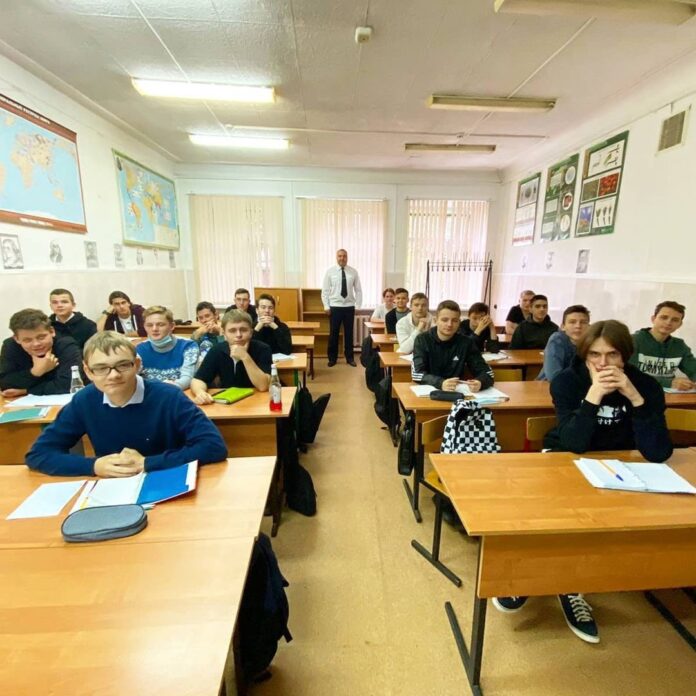 Патриотическая беседа прошла в молодежном центра Подольска