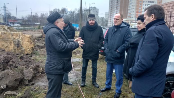 С представителями администрации обсудили благоустройство «Сада камней»