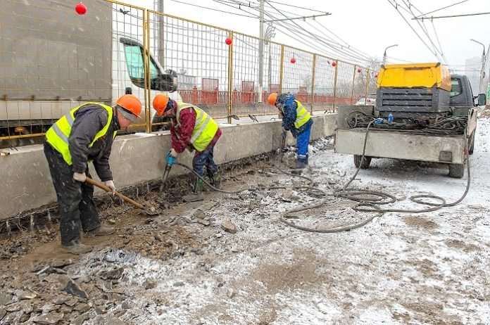 Ремонт второй полосы дорожного полотна путепровода на улице в Подольске будет проведен в ноябре