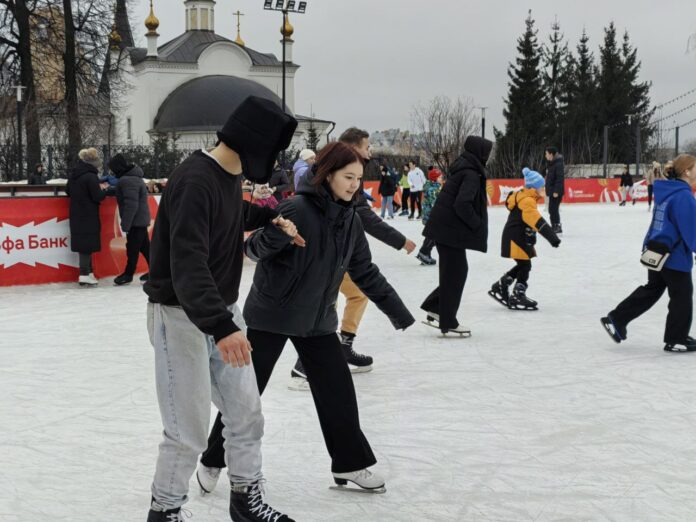 Подольчане отметили День студента на катке