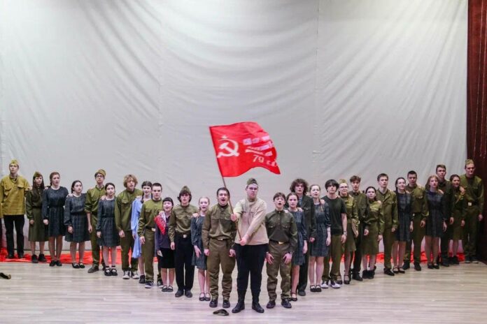 Подольские вокалисты и танцоры выступили на фестивале «Студенческая весна»