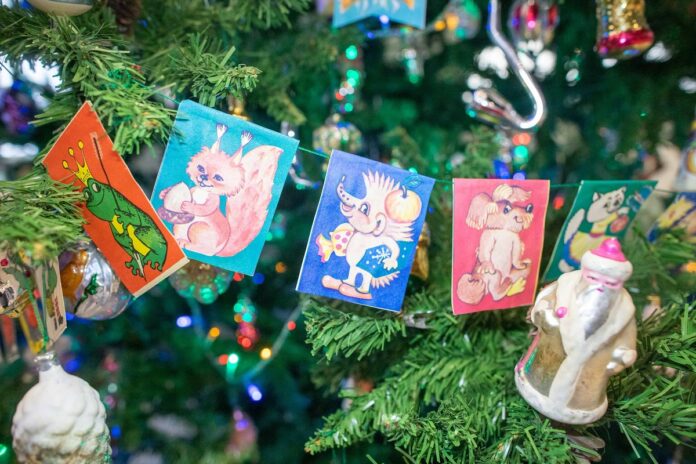 Выставка елочных игрушек «Родом из детства» открылась в Подольске