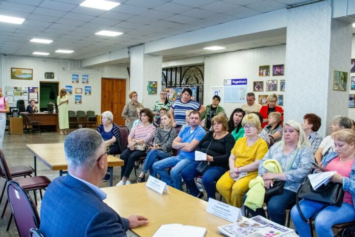Встречу с жителями Львовского провели в Подольске