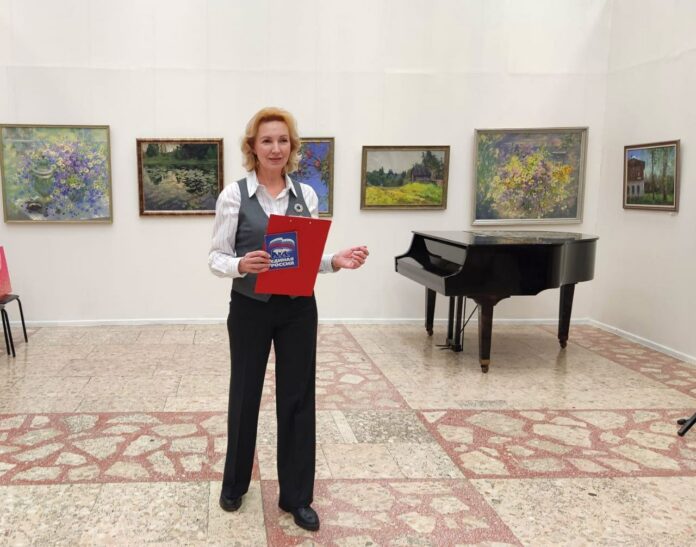 Депутат Совета депутатов организовала очередную встречу для членов организации ВОИ «У камина»