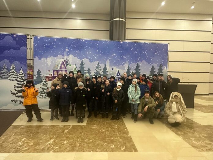 Более ста подольских детей участников СВО посетили новогоднее шоу