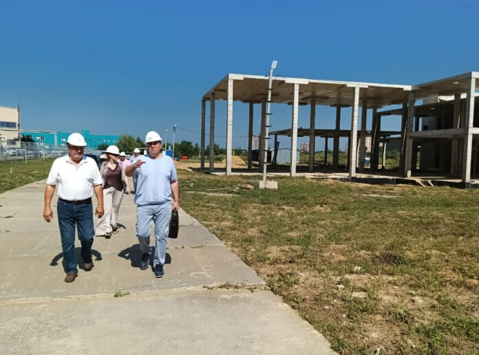В Подольске проверили ход строительства завода по производству шпротной и деликатесной продукции