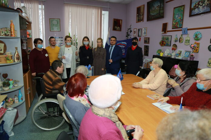 Встречи с участниками «Всероссийского общества инвалидов» организовали подольские автоинспекторы в Международный день инвалидов