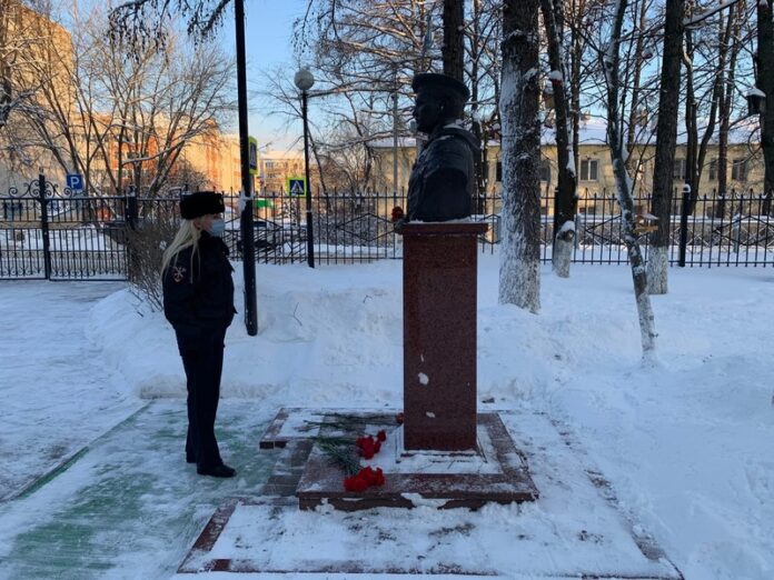 Акцию в День Героев Отечества провели полицейские и общественники в Подольске