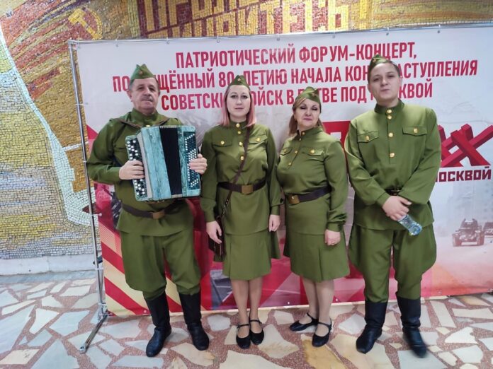 В ДК «Плещеево» организовали театральные инсталляции в патриотическом форум — концерте