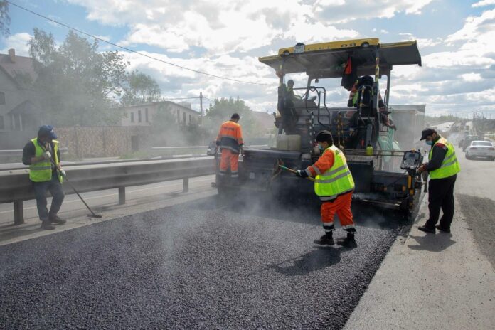 Глава округа Николай Пестов поздравил работников и ветеранов отрасли дорожного хозяйства с профессиональным праздником