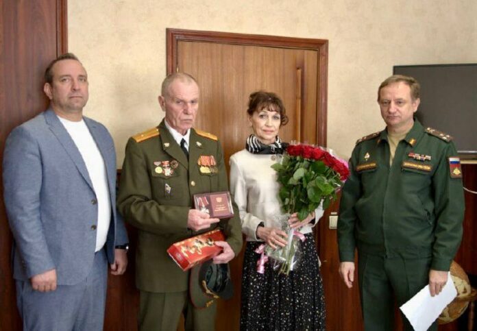 Семье погибшего на СВО подольчанина вручили орден Мужества