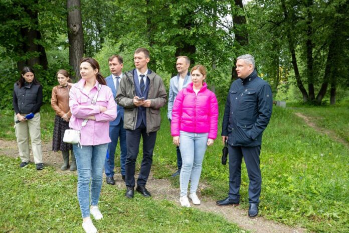 Специалисты Администрации из сфер ЖКХ и благоустройства встретились с жителями села Сынково и окрестных...