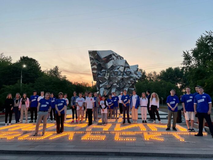 Подольские молодогвардейцы зажгли более трех с половиной тысяч свечей в память о погибших в...