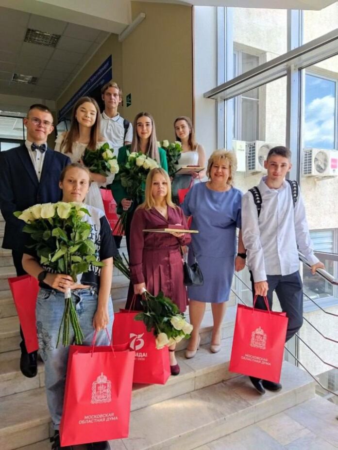 Дети-сироты и дети, оставшиеся без попечения родителей, нуждаются в особом внимании и защите