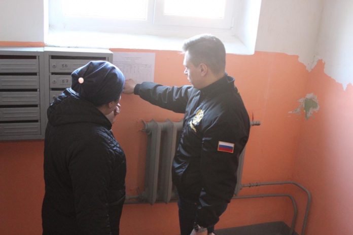 Качество дезинфекционной обработки подъездов проверили в мкр. Зеленовский