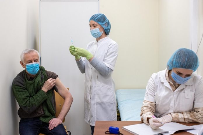 В гипермаркете «Глобус» работает пункт вакцинации от коронавирусной инфекции