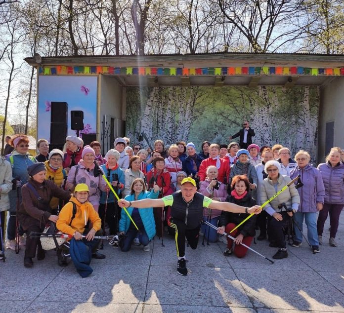 Возобновляются занятия по скандинавской ходьбе в парке имени Виктора Талалихина