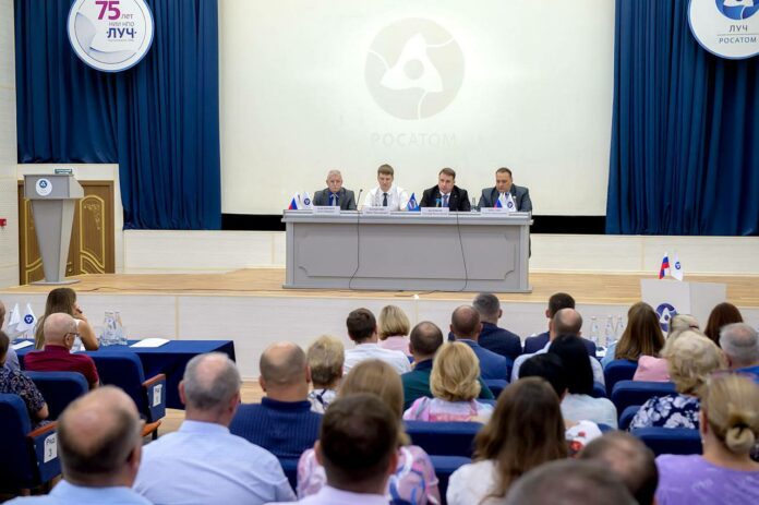 Дмитрий Жариков встретился с трудовым коллективом АО «НИИ НПО «ЛУЧ»