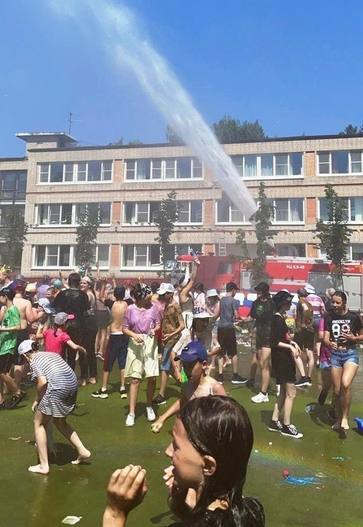 День Нептуна в летнем лагере «Мечта» посетили подольские огнеборцы