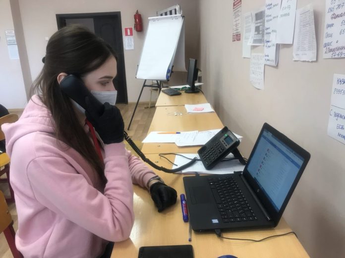 За сутки в Волонтерский центр округа поступило 57 звонков от жителей, нуждающихся в помощи