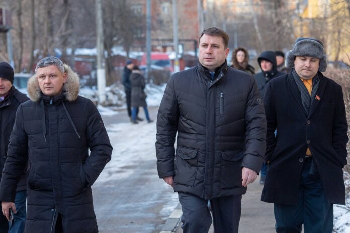 Глава округа проконтролировал качество зимнего содержания улично-дорожной сети на Силикатной