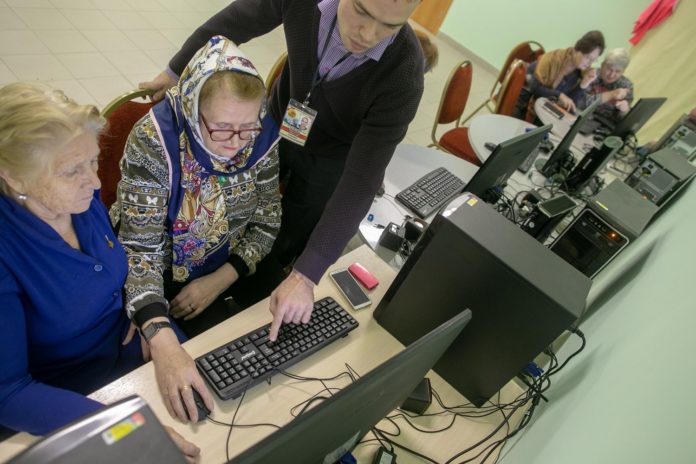 Для старшего поколения состоялся семинар по защите информации