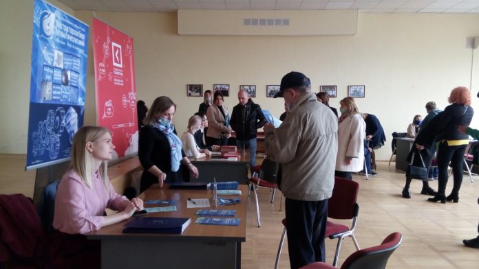 Ярмарка вакансий и учебных рабочих мест прошла в Подольском ЦЗН